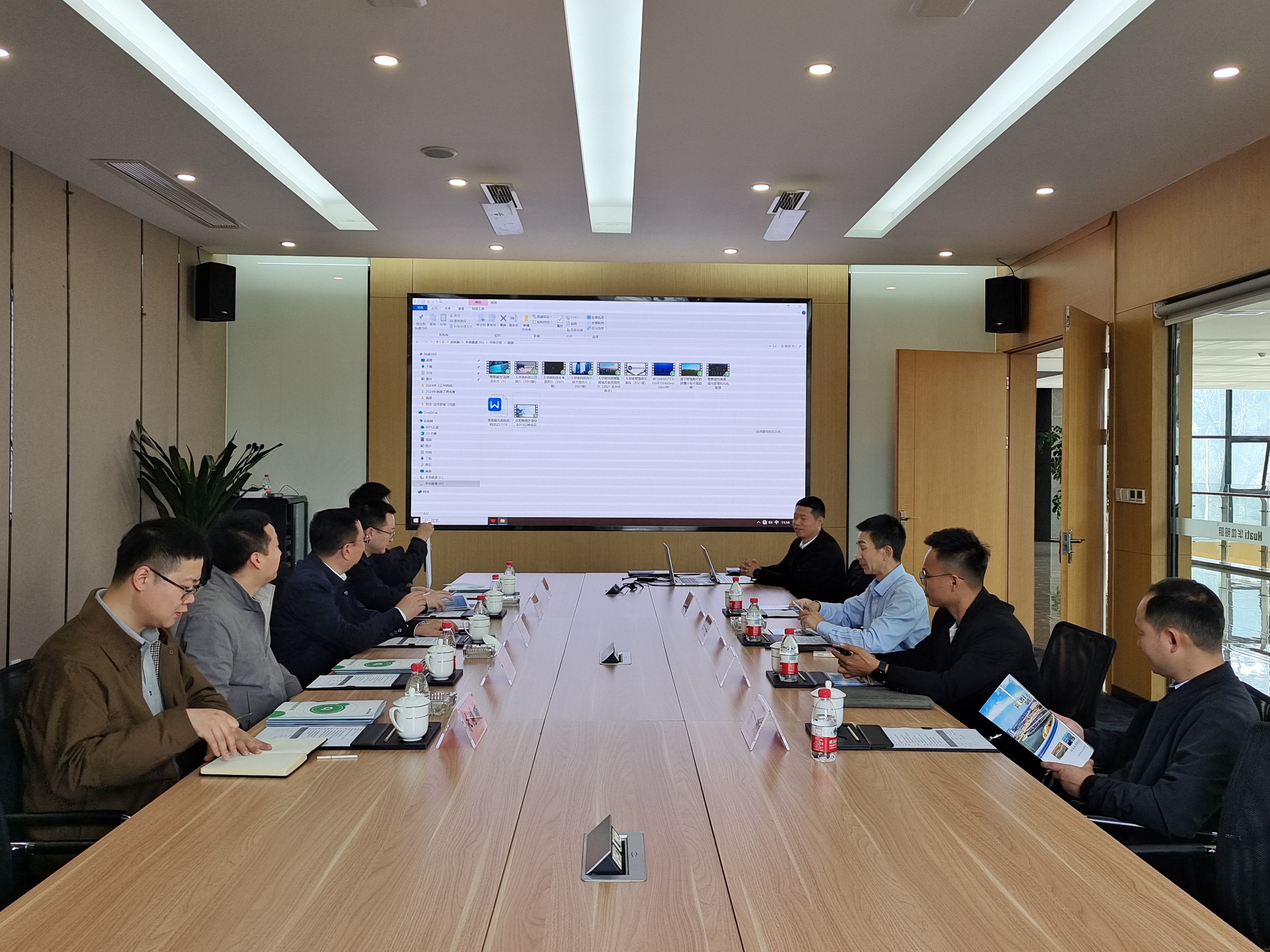 甘肅省慶陽市海綿城市建設投資開發有限公司領導一行赴華體科技考察交流